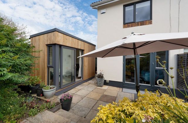 8 Rosemount Court, Rosemount Terrace, Booterstown, Co. Dublin - Click to view photos