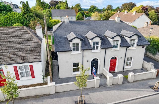 4 Laurel Grove, Dublin Road, Thurles, Co. Tipperary, Thurles, Co. Tipperary - Click to view photos