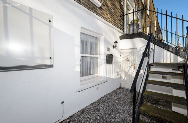 10B Pearse Square, Dublin 2 - Click to view photos