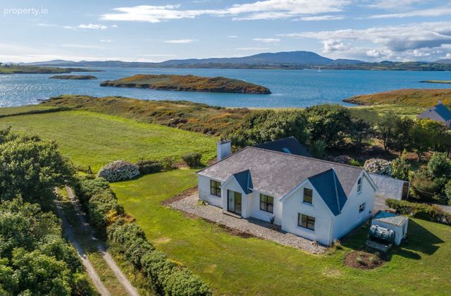 Cunnamore, Church Cross, Heir Island, Co. Cork - Click to view photos