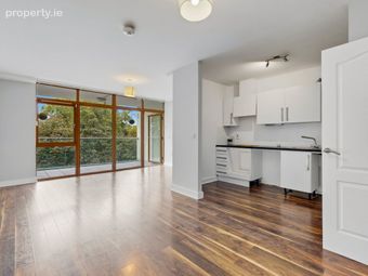 36 Kilkee House, Malahide Road, Ayrfield, Dublin 13 - Image 3