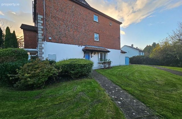 87 White Oaks, Roebuck Road, Goatstown, Dublin 14 - Click to view photos