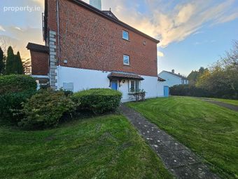 87 White Oaks, Roebuck Road, Goatstown, Dublin 14