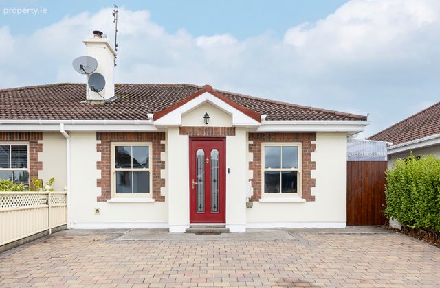 41 Woodview Lawn, Saleen, Midleton, Co. Cork - Click to view photos