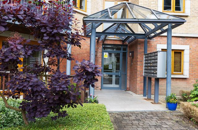 35 Glaslyn Apartments, Clontarf, Dublin 3 - Click to view photos