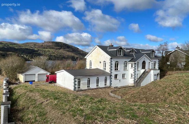 Teach Cois Deirge, 25 Sl&iacute; Cuileann, Cullenagh, Ballina, Co. Tipperary - Click to view photos