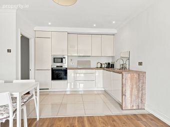 22 Trinity Square, Dublin 2 - Image 4