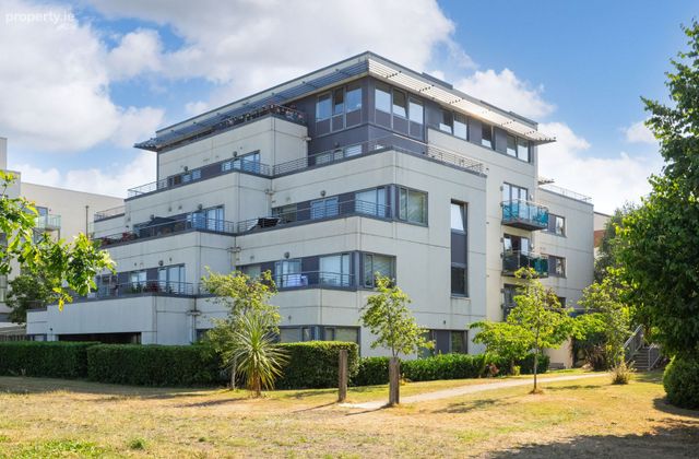 1 Carleton House, Brennanstown Square, Cabinteely, Dublin 18 - Click to view photos