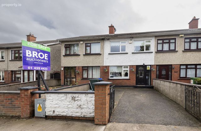 34 Woodford Downs, Clondalkin, Dublin 22 - Click to view photos