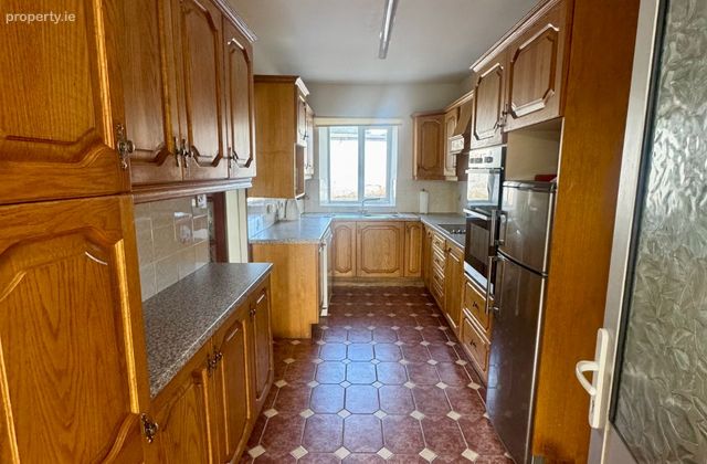 Gurteen, Inniscarra, Inniscarra, Co. Cork - Click to view photos