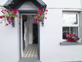2 Courthouse Lane, Killaloe, Co. Clare - Image 5