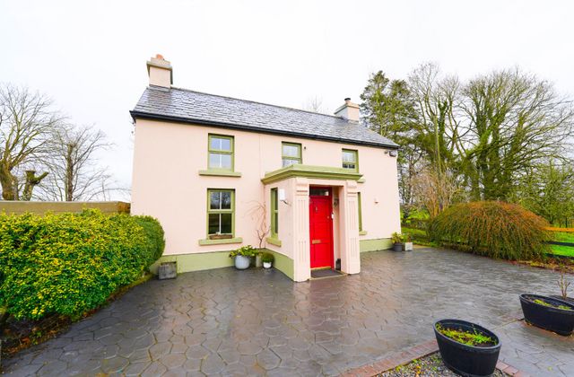 Lane's End Brierfield, Moylough, Co. Galway - Click to view photos