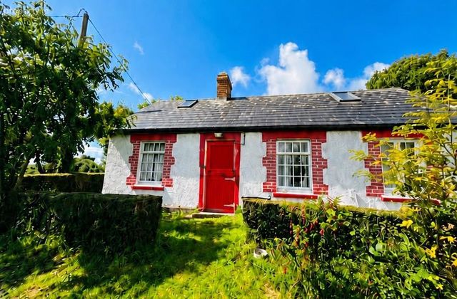 Dunderrow, Kinsale, Co. Cork - Click to view photos