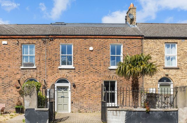 18 Bath Avenue, Sandymount, Dublin 4 - Click to view photos