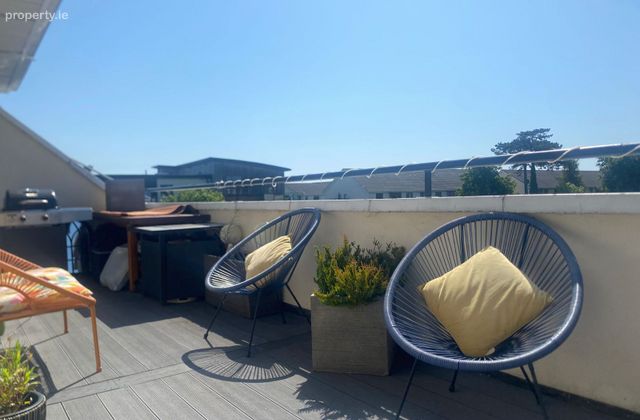 Greenview, Seabrook Manor, Portmarnock, Co. Dublin - Click to view photos