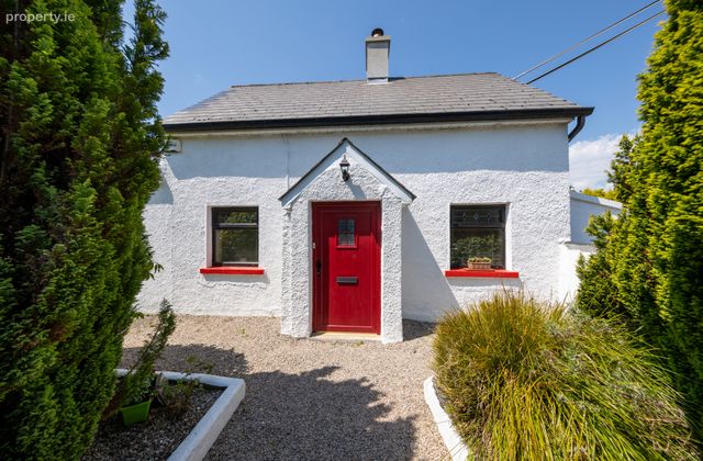 Minstrel Cottage, Pembrokestown, Wexford, Whiterock, Co. Wexford - Click to view photos