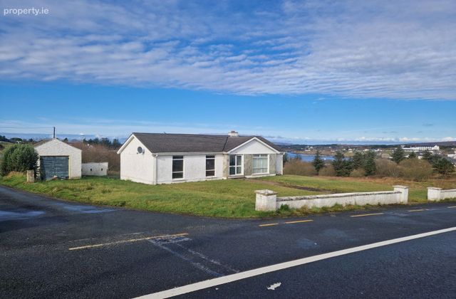 Seaview House On C. 3 Acres Caravan Road, Dungloe, Co. Donegal - Click to view photos