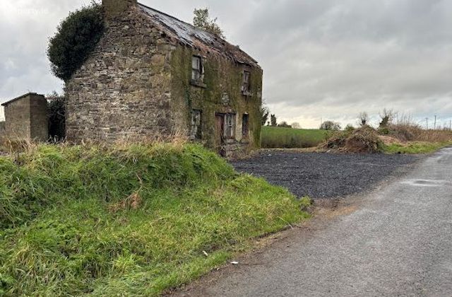 Moynagh Upper, Finnea, Co. Cavan - Click to view photos