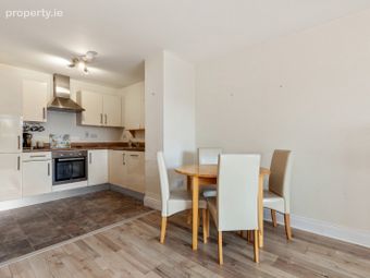 4 Parkview Grove, Finglas, Dublin 11, Finglas, Dublin 11 - Image 4
