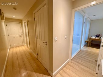 Apartment 50, Hyde Square, Kilmainham, Dublin 8 - Image 4