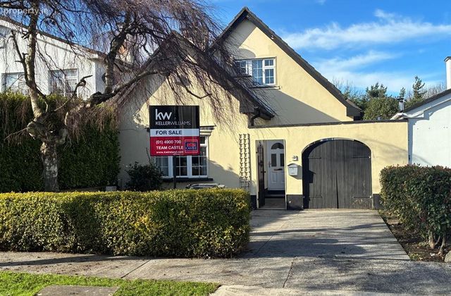 34 The Grove, Kingswood Heights, Kilnamanagh, Dublin 24 - Click to view photos