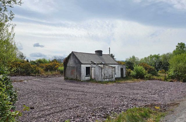 Drimnamore, Sneem, Co. Kerry - Click to view photos