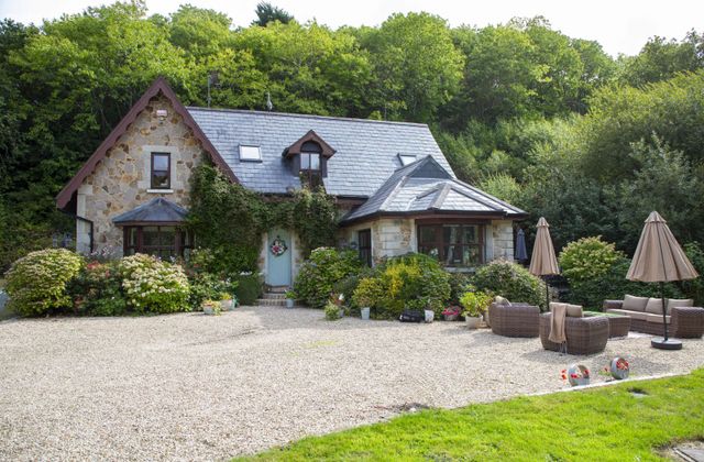 East Gate Lodge, Glenart, Arklow, Co. Wicklow - Click to view photos