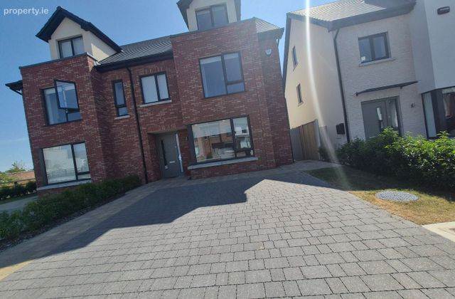 9 The Crescent, Stonehaven, Naas, Co. Kildare - Click to view photos