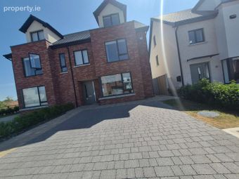 9 The Crescent, Stonehaven, Naas, Co. Kildare