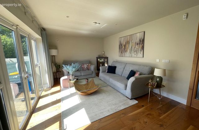 2 Limewood Court, Curraheen Road, Bishopstown, Co. Cork - Click to view photos