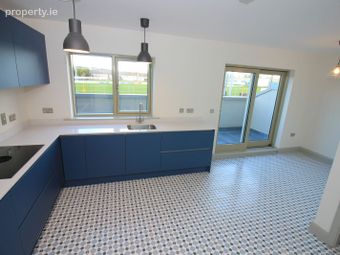 35 Aylesbury, Ballintemple, Co. Cork - Image 4