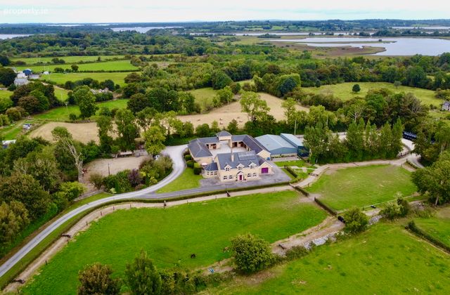 Creaghduff Stables, Coosan, Athlone, Co. Westmeath, Athlone, Co. Westmeath - Click to view photos