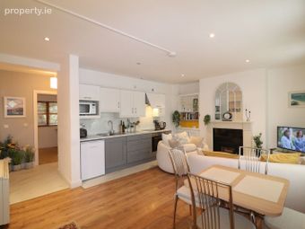 Apt 18 Lakes Village, Killaloe, Co. Clare - Image 4