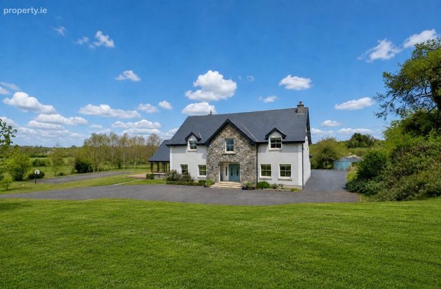 Castlepole Lodge, Carnaross, Kells, Co. Meath - Click to view photos