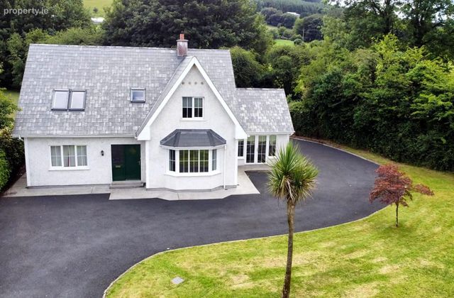 Coolnamohoge, Annaslinga Cross, Near, Mitchelstown, Co. Cork - Click to view photos