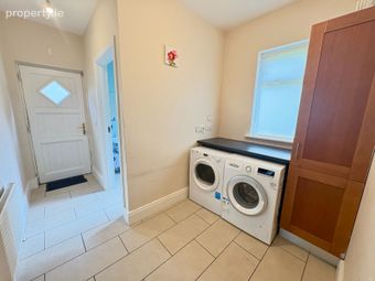 8 Lough Owel Village, Mullingar, Co. Westmeath - Image 4