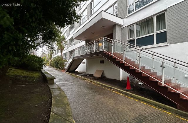 Apartment 39 , Ashurst, Mount Merrion Avenue, Stillorgan, Co. Dublin - Click to view photos