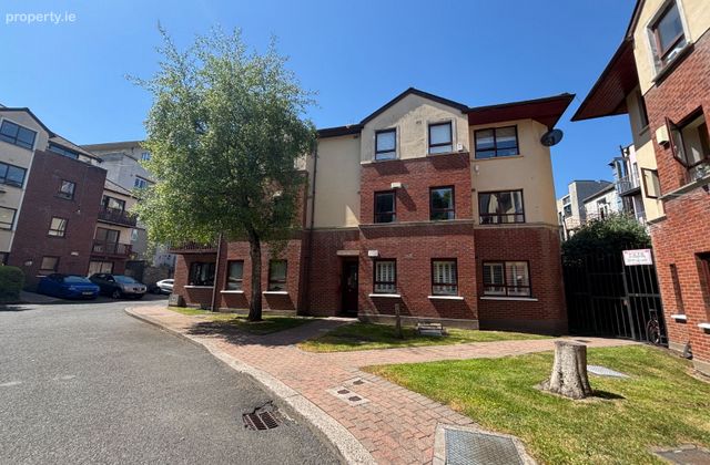 Apartment 13, Saint James's Court, St. James Gate, Dublin 8 - Click to view photos