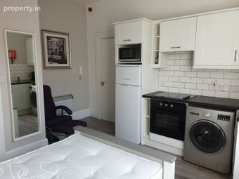 Flat 6, 18 Longwood Avenue, Portobello, Dublin 8 - Image 2