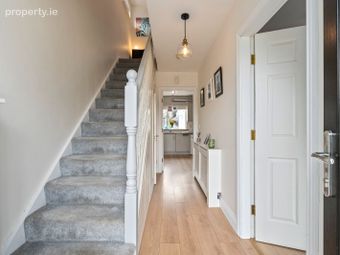 7 Gleann Dara, Ballygarvan, Co. Cork - Image 2