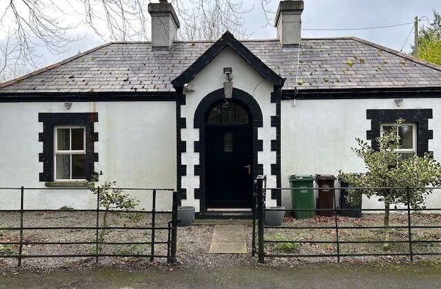 Back Gate Lodge, Courtown Demesne, Duncreevan, Kilcock, Co. Kildare - Click to view photos