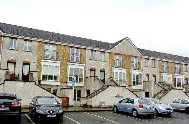 Lanesborough Mews, Finglas, Dublin 11 - Click to view photos