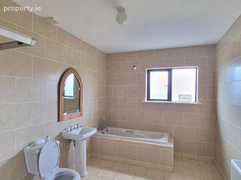 Apartment 2, Scramogue Manor, Scramoge, Co. Roscommon - Image 4