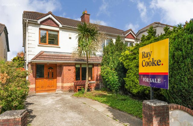 27 Earlsfort Lawn, Lucan, Co. Dublin, Lucan, Co. Dublin - Click to view photos