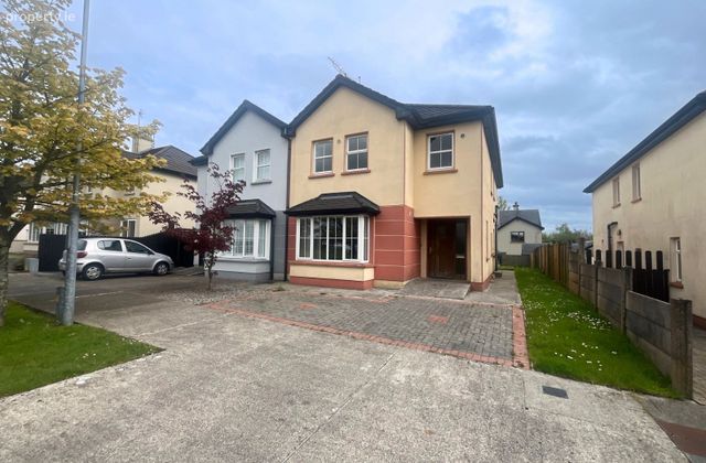 13 Ashford Court, Claremorris, Co. Mayo - Click to view photos