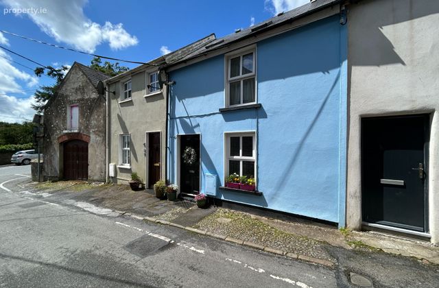 'cobwebs', John Street, Killaloe, Co. Clare - Click to view photos