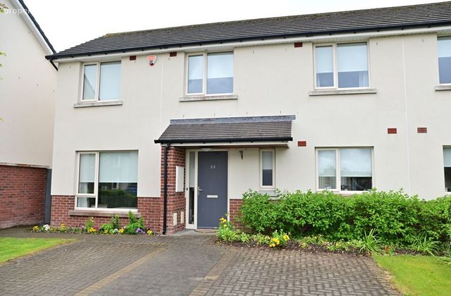 33 D&uacute;n Rioga Crescent, Dunshaughlin, Drumree, Co. Meath - Click to view photos
