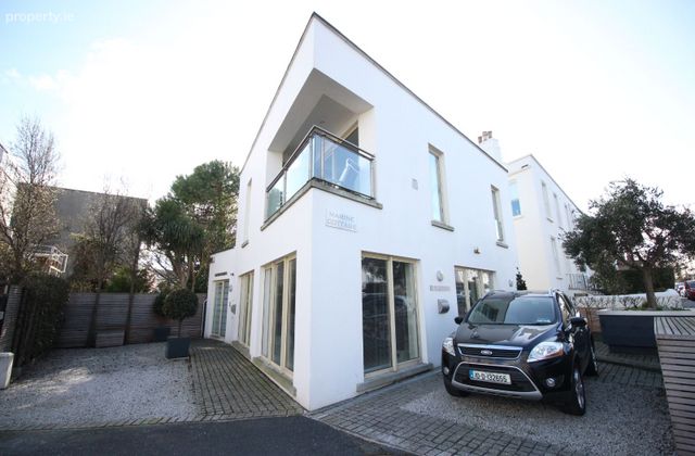 Apartment, Marine Cottage Mellifont Avenue, Dun Laoghaire, Co. Dublin - Click to view photos