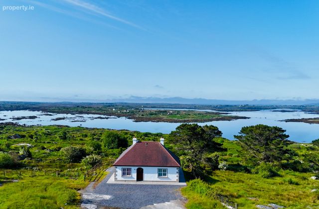 Tigh Sean Thadh, Camus Eighter, Camus, Connemara, Co. Galway, Camus, Co. Galway - Click to view photos