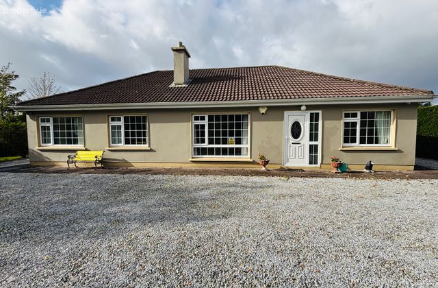 Sally Gardens, Lacka, Greenane, Killarney, Co. Kerry, Reen, Co. Kerry - Click to view photos